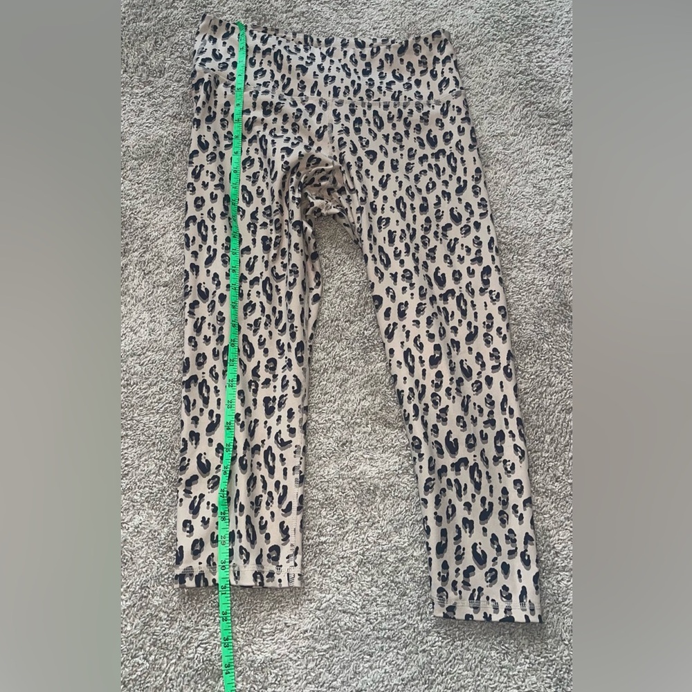 Old Navy Active Leopard Print Leggings - Picture 9 of 10